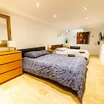 Souplex Voltaire Apartment *